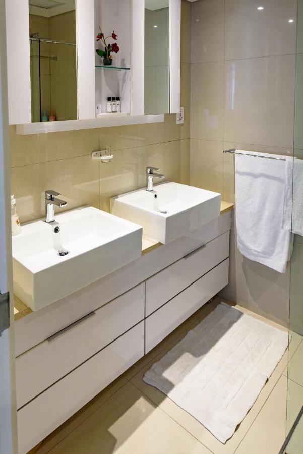Studio 1101 Itower Gaborone Luaran gambar